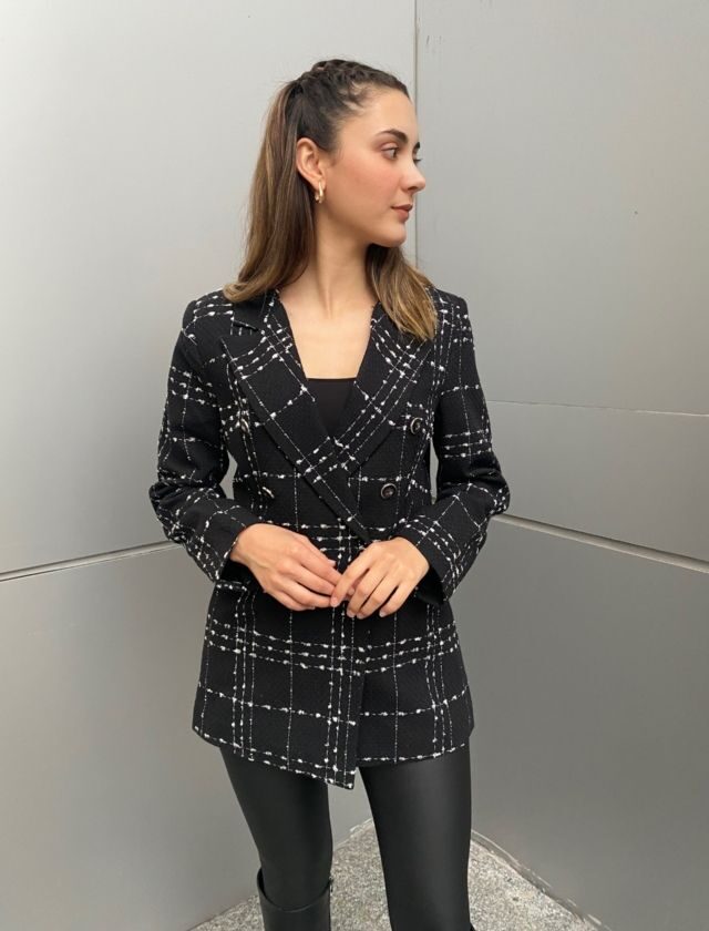 Siyah Tuvit Geçişli Ceket