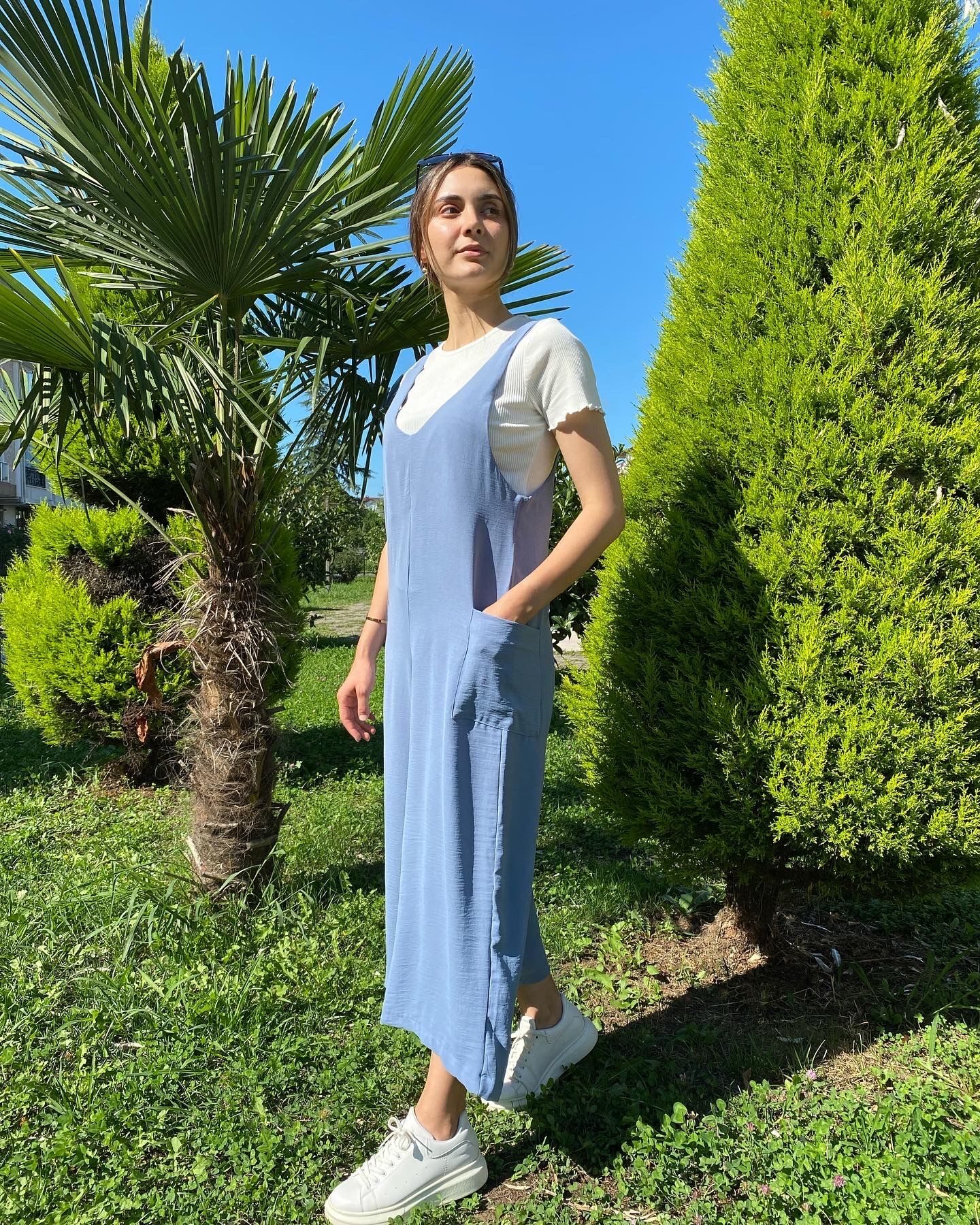 Açık mavi Boyundan Ayarlı Salaş Tulum - Görsel 4