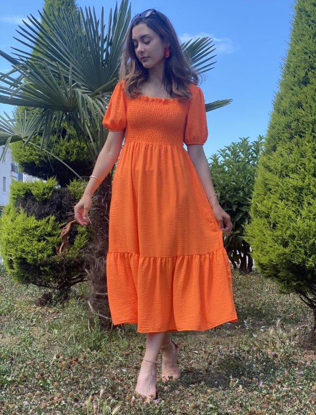 Turuncu Göğsü Drapeli Elbise