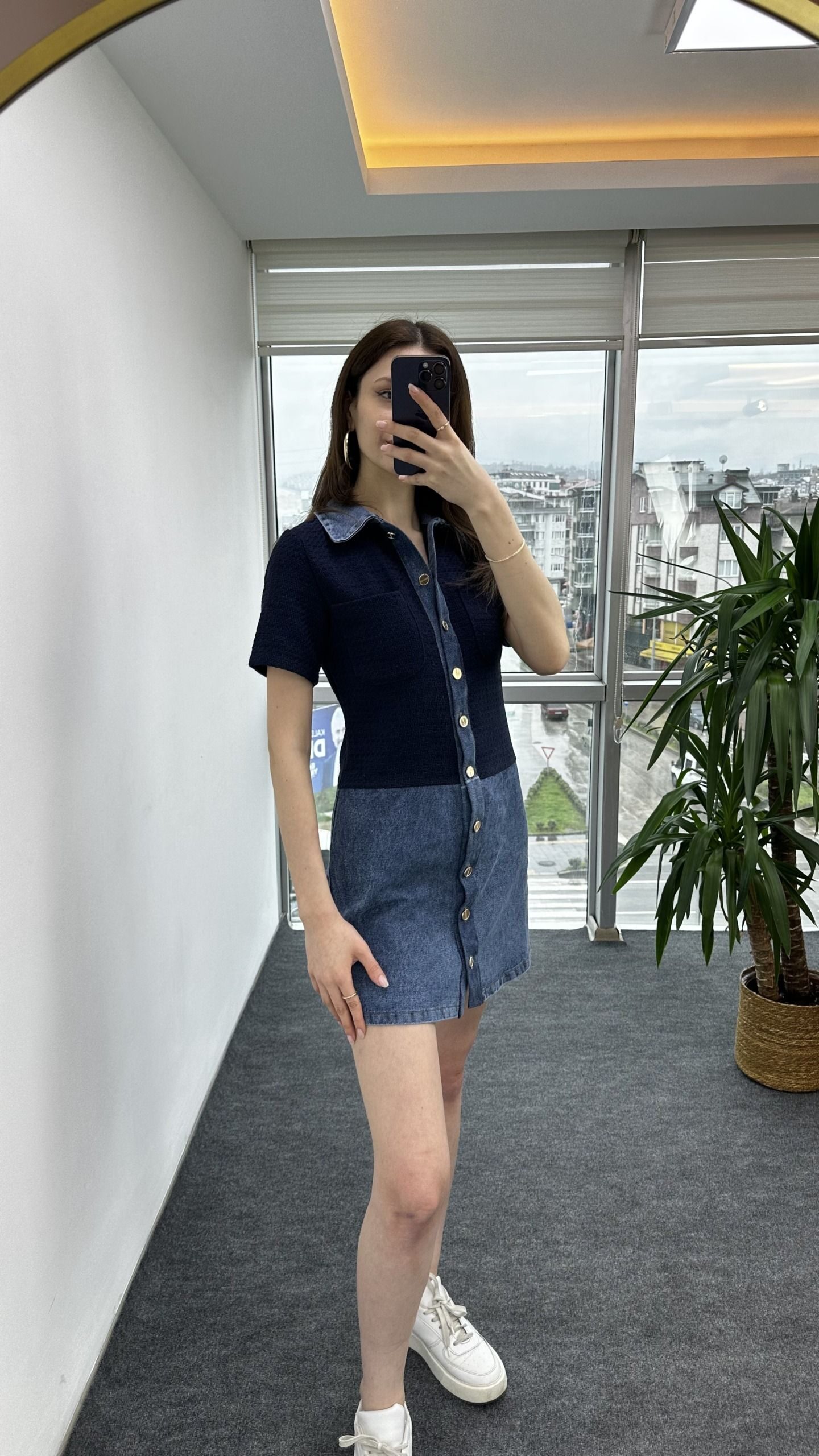 Tüvit Kumaş Detaylı Denim Elbise - Görsel 3