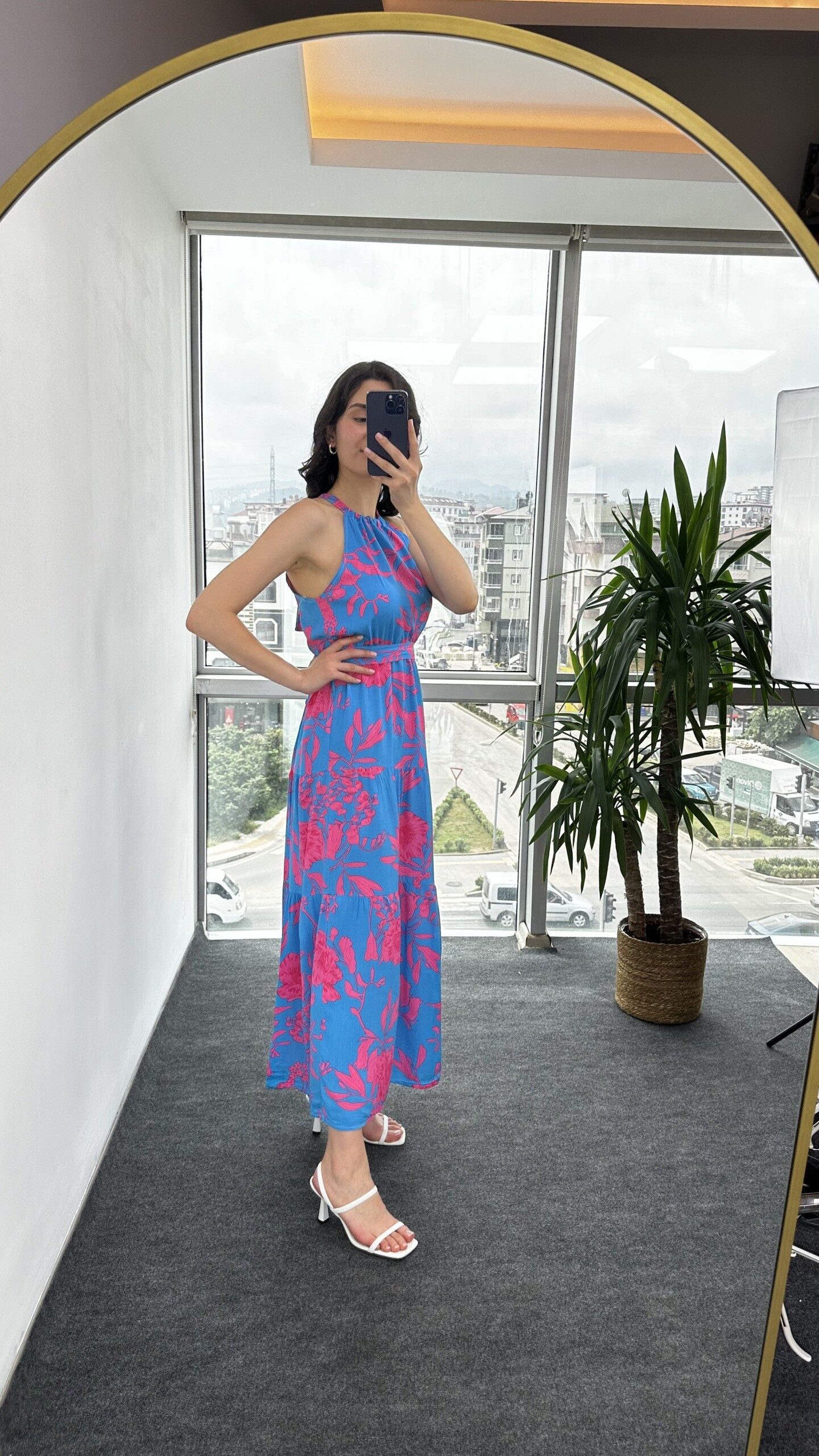Çiçekli Halter Yaka Elbise - Görsel 2